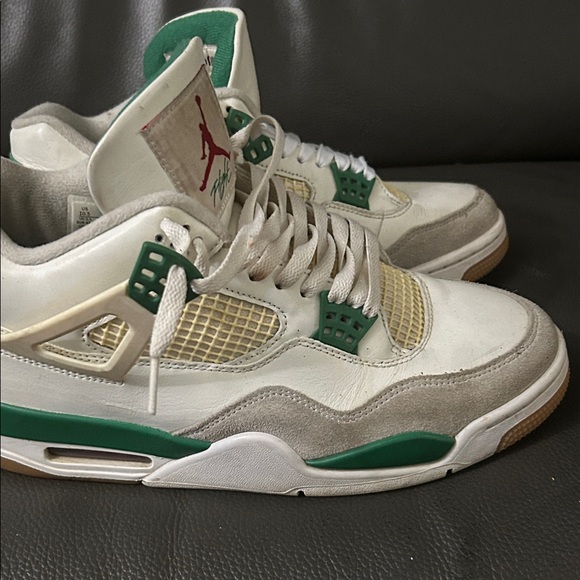 Nike SB White and Green Retro High-Top Sneakers - Picture 3 of 4